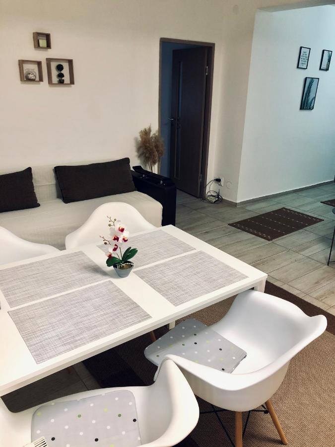 City Break Maya Apartment Oradea Exterior photo